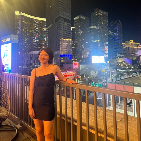 Meet your Posher, Anna - Picture 2 of 3